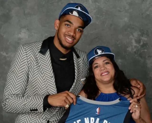 
到底惹了谁？NBA球星一年之内去世7位亲人 他却发文怒骂|ayx官网(图3)
