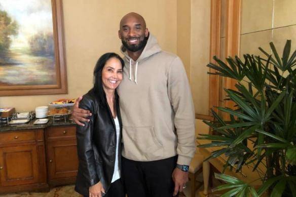 ayx官方网站-
科比生前已是商业奇才 他若建立曼巴品牌 有望逾越耐克?(图2) ayx官方网站-
科比生前已是商业奇才 他若建立曼巴品牌 有望逾越耐克?(图2)