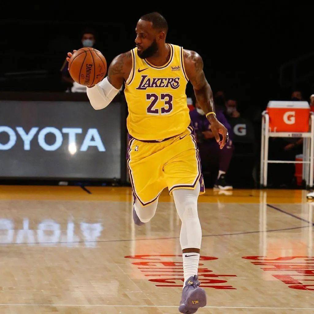 “曾经无人能及的耐克 回来了”-爱游戏(ayx)中国官方网站(图9)
“曾经无人能及的耐克 回来了”-爱游戏(ayx)中国官方网站(图9)