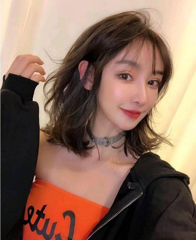 “ayx官方网站”
2020最新盛行“不长不短”发型(图34) “ayx官方网站”
2020最新盛行“不长不短”发型(图34)