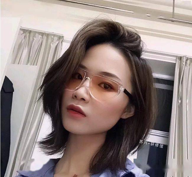 “ayx官方网站”
2020最新盛行“不长不短”发型(图61) “ayx官方网站”
2020最新盛行“不长不短”发型(图61)