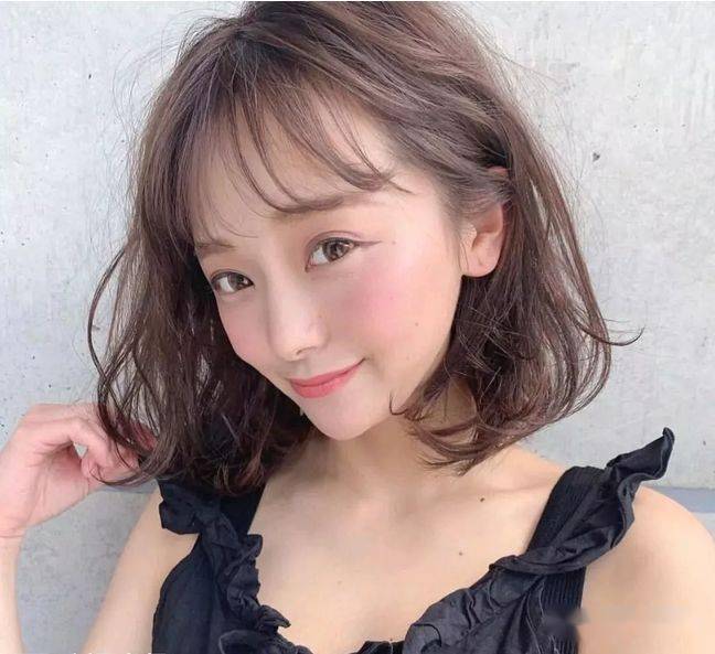 “ayx官方网站”
2020最新盛行“不长不短”发型(图67) “ayx官方网站”
2020最新盛行“不长不短”发型(图67)