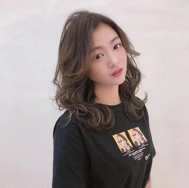 “ayx官方网站”
2020最新盛行“不长不短”发型(图73) “ayx官方网站”
2020最新盛行“不长不短”发型(图73)