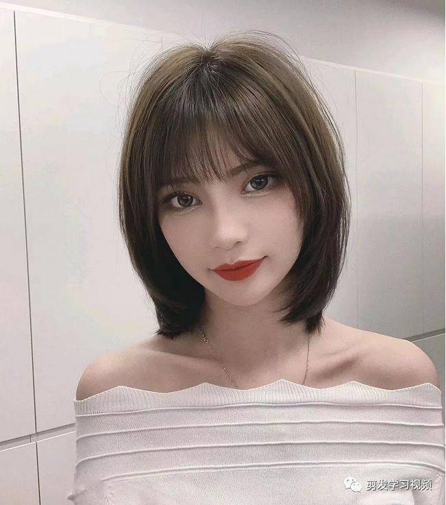 “ayx官方网站”
2020最新盛行“不长不短”发型(图76) “ayx官方网站”
2020最新盛行“不长不短”发型(图76)