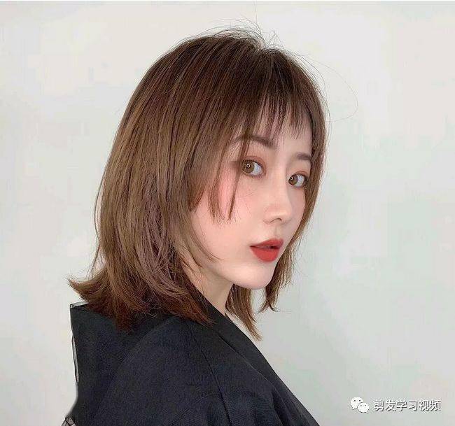 “ayx官方网站”
2020最新盛行“不长不短”发型(图79) “ayx官方网站”
2020最新盛行“不长不短”发型(图79)