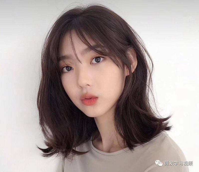 “ayx官方网站”
2020最新盛行“不长不短”发型(图94) “ayx官方网站”
2020最新盛行“不长不短”发型(图94)