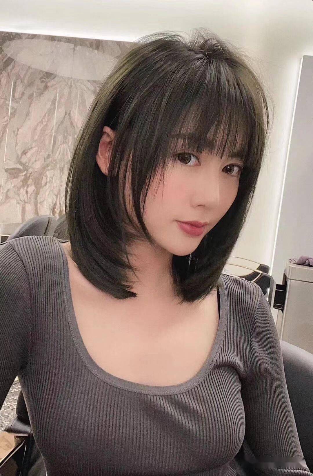 “ayx官方网站”
2020最新盛行“不长不短”发型(图118) “ayx官方网站”
2020最新盛行“不长不短”发型(图118)