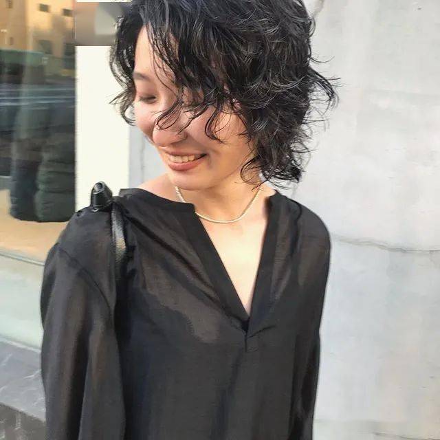 2020年烫发必收:日系烫发气势派头提案:ayx官方网站(图2)
2020年烫发必收:日系烫发气势派头提案:ayx官方网站(图2)