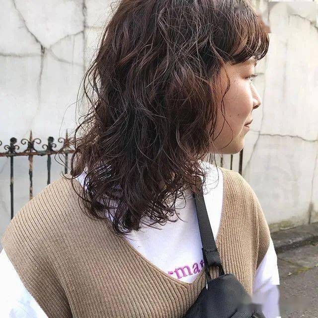 2020年烫发必收:日系烫发气势派头提案:ayx官方网站(图6)
2020年烫发必收:日系烫发气势派头提案:ayx官方网站(图6)