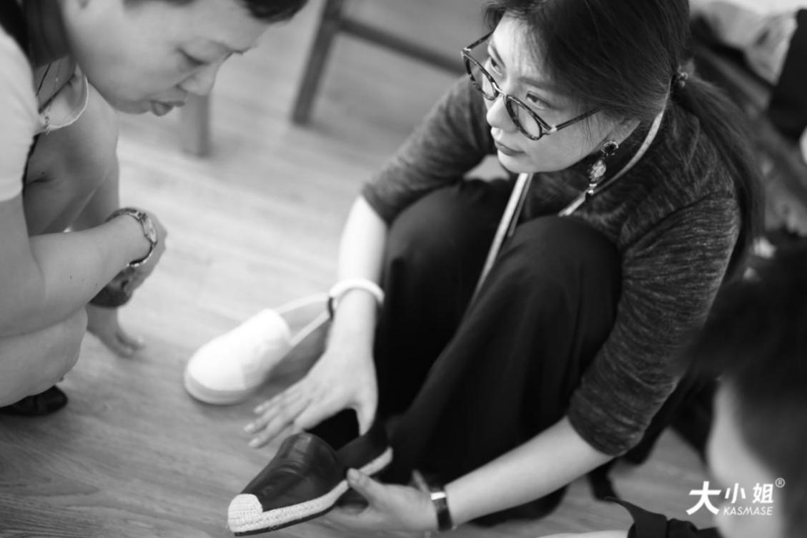 “ayx官方网站”
深耕市场做“足”功夫 巨细姐实力演绎国产大码女鞋品牌新魅力!(图3) “ayx官方网站”
深耕市场做“足”功夫 巨细姐实力演绎国产大码女鞋品牌新魅力!(图3)