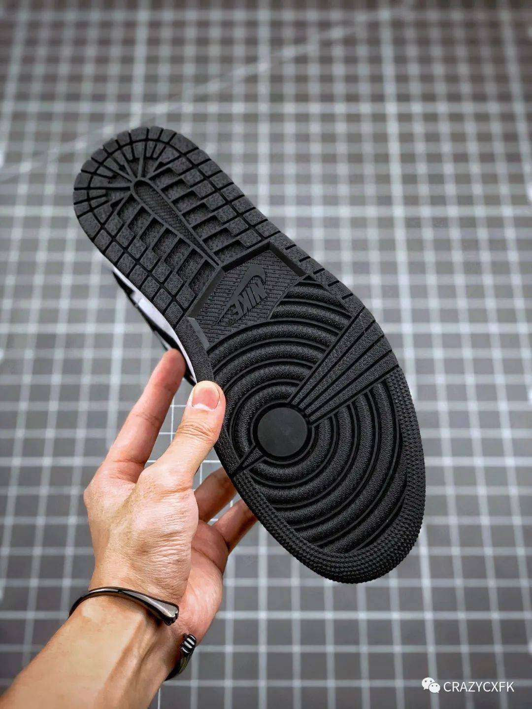 
乔丹 Air Jordan 1 Mid South Beach 南海岸中帮篮球鞋-ayx官方网站(图10)