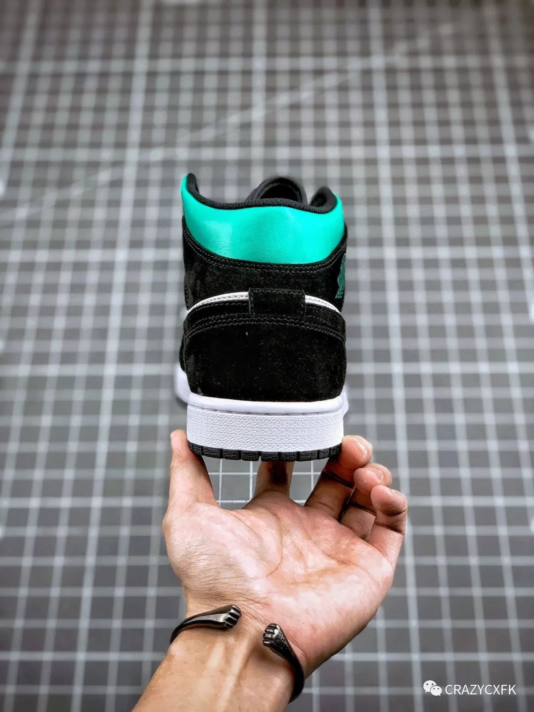 
乔丹 Air Jordan 1 Mid South Beach 南海岸中帮篮球鞋-ayx官方网站(图11)