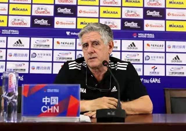 ayx官网|
中国男排外籍主教练劳尔 上任之初的四个目的 如今完成了几个？(图2)