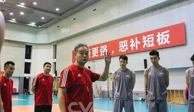 ayx官网|
中国男排外籍主教练劳尔 上任之初的四个目的 如今完成了几个？(图7)