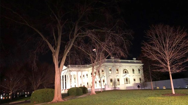 ayx官方网站-大学男生在公共洗衣机里洗了什么?竟然让众人如此气愤(图1) ayx官方网站