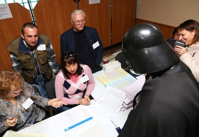 ayx官网_凤翔镇召开扶贫手机APP培训会(图2) ayx官网