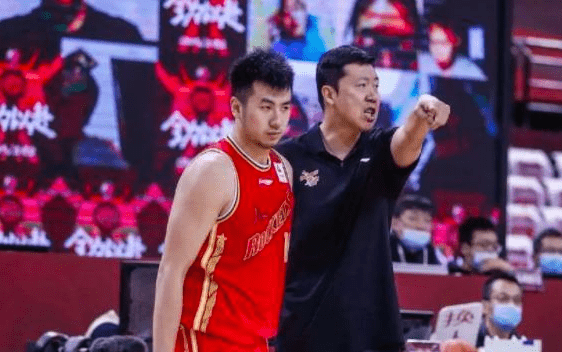 【ayx官方网站】
中国男篮8冠王遣散在即!全队退役!5大球星遭哄抢 广东该脱手了(图2) 【ayx官方网站】
中国男篮8冠王遣散在即!全队退役!5大球星遭哄抢 广东该脱手了(图2)